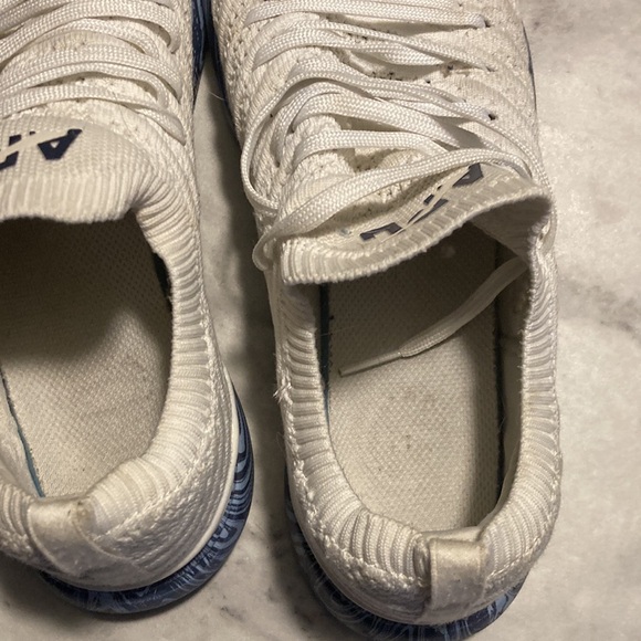 APL - Picture 13 of 15